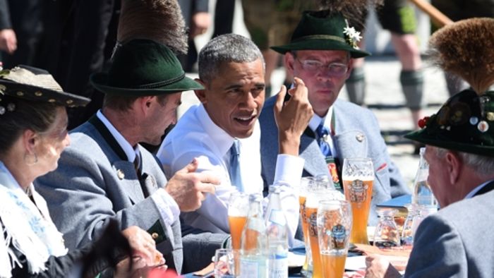 Obama trinkt Weißbier, Demonstranten blockieren