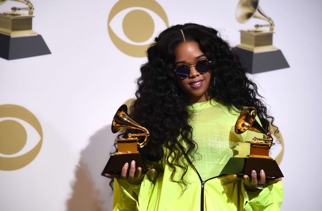R&B-Künstlerin H.E.R. nahm zwei Grammys mit nach Hause.