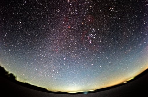 Auf der Schwäbischen Alb lassen sich Sterne noch ungestört beobachten. Foto: Till  Credner
