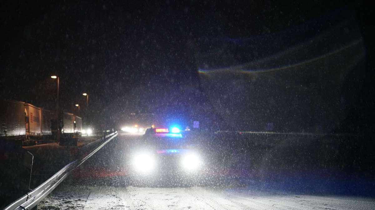 Die Polizei rückte im Schnee-Gestöber aus.
