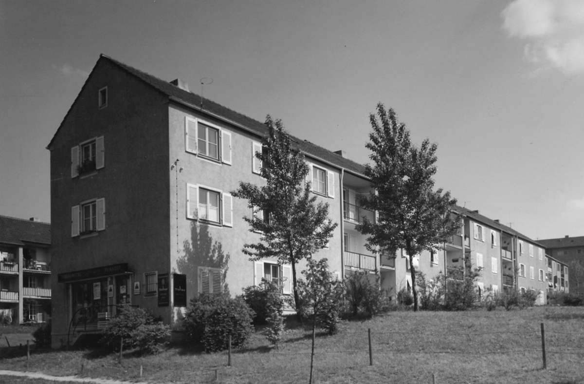 Häuser im Rotweg 58 bis 62 in Stuttgart-Rot. Wie die Siedlung in Stuttgart nach dem Krieg rasant wuchs, wie die Menschen dort lebten, zeigt eine Ausstellung im Haus der Heimat.