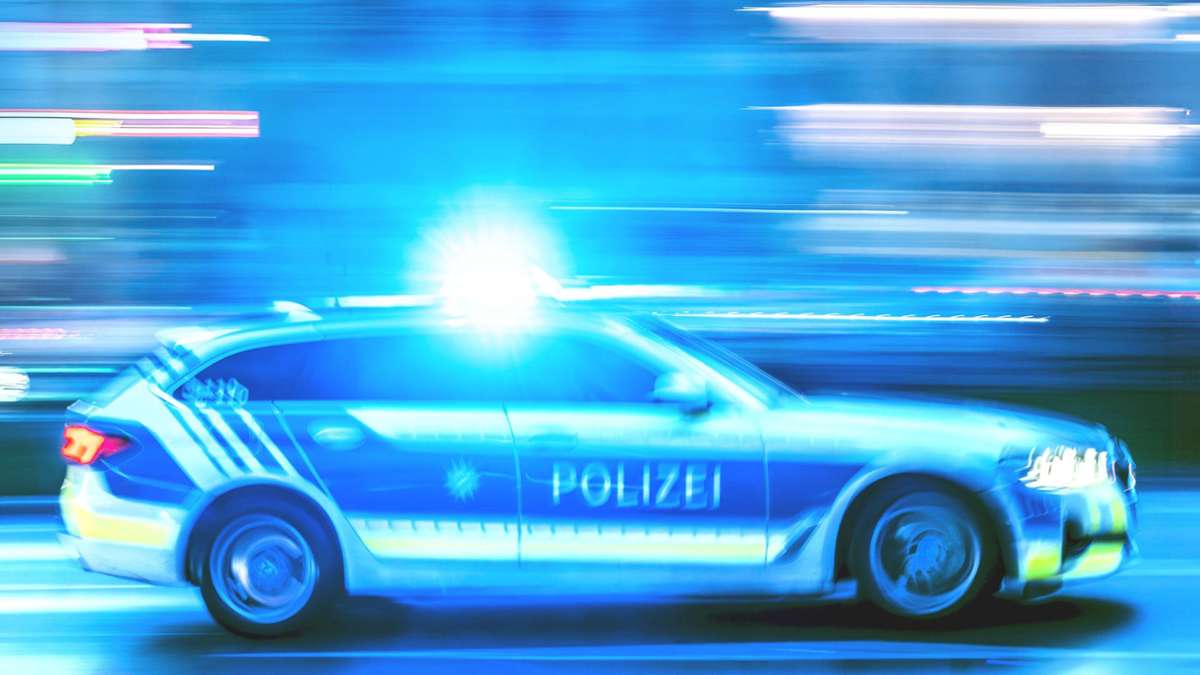 Gmund am Tegernsee: Streife wird mit 140 km/h überholt - Illegales Autorennen