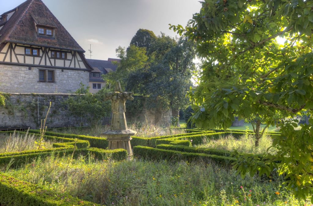 Zu den ersten Gärten in Europa zählten die Klostergarten. Hier im Bild der Klostergarten von Rothenburg ob der Tauber.