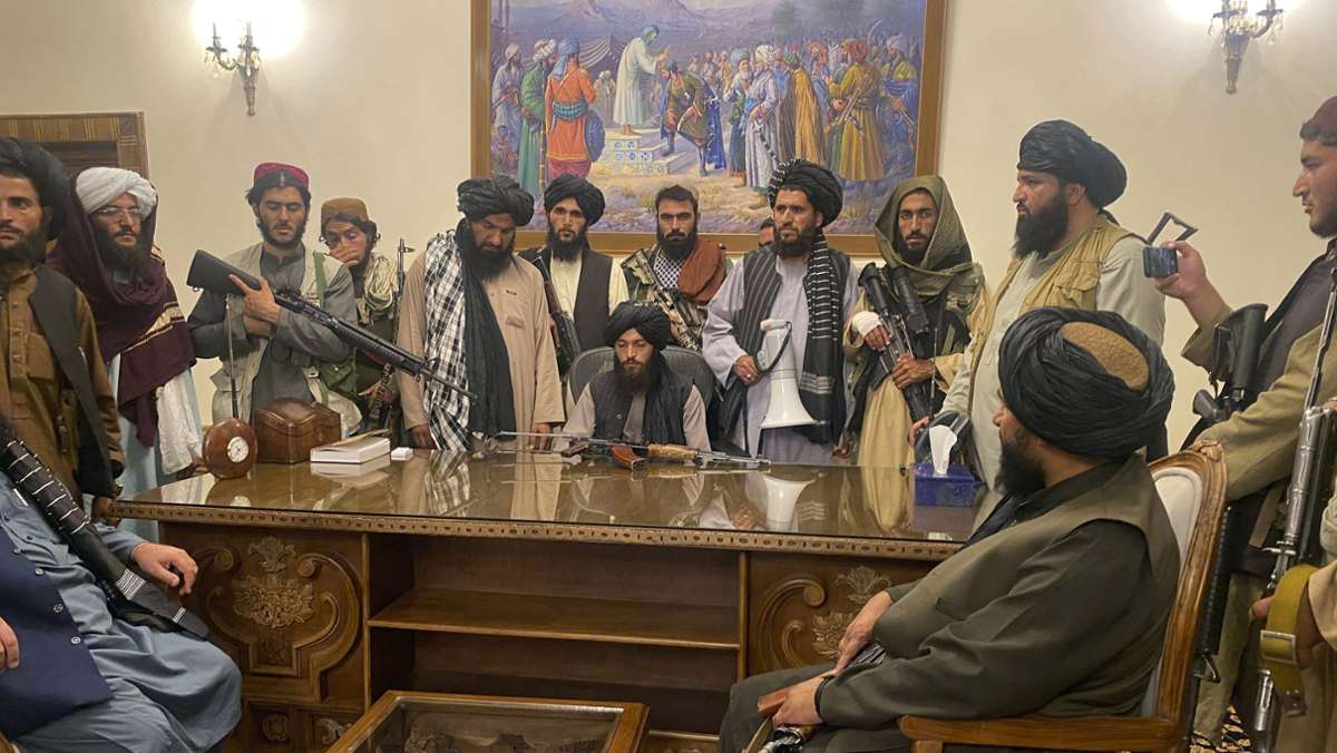 Machtübernahme in Afghanistan: Taliban stellen erste Regierungsmitglieder vor