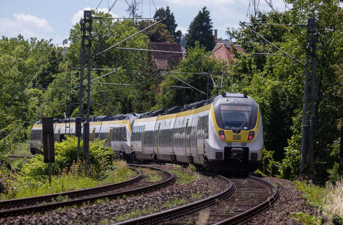 Bekommt die Gäubahn auch nach 2025 noch die Kurve in den Stuttgarter Bahnhof? Ein Faktencheck soll das klären. Foto: Lichtgut/Tabea Guenzler