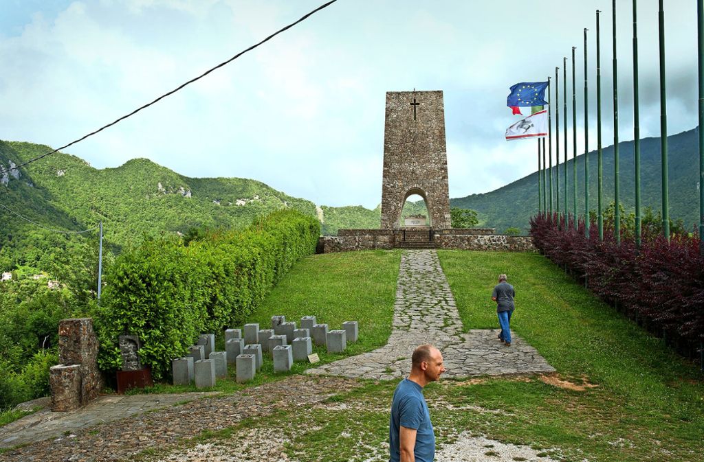 Auf einem Hügel von Sant’Anna di Stazzema erhebt sich die Gedenkstätte für die 560 ermordeten Menschen. Foto: Lorenzo Maccotta
