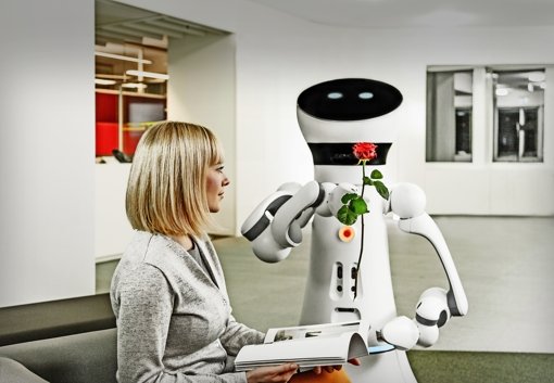 Zuvorkommend, nett und höflich soll der neue Serviceroboter Care-O-bot4 wirken. Foto: IPA/Rainer Bez