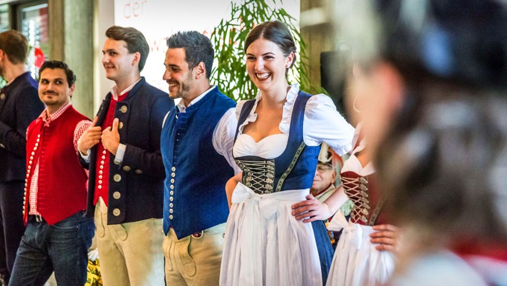 Historisches Volksfest: Schwäbische Tracht zum Leben erweckt