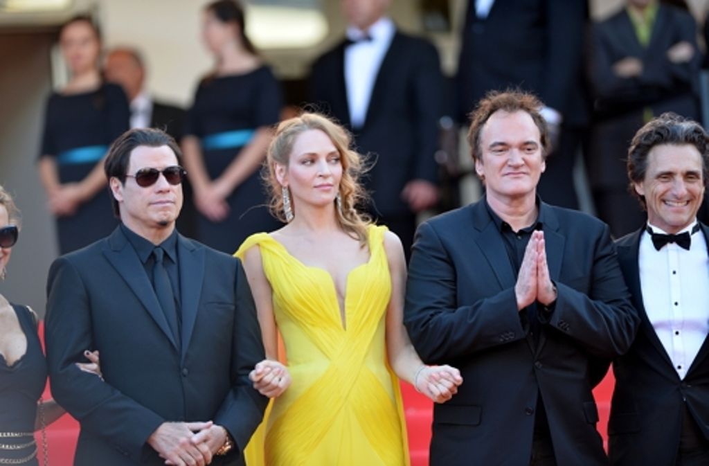 Von links: John Travolta, Uma Thurman, Quentin Tarantino und Lawrence Bender