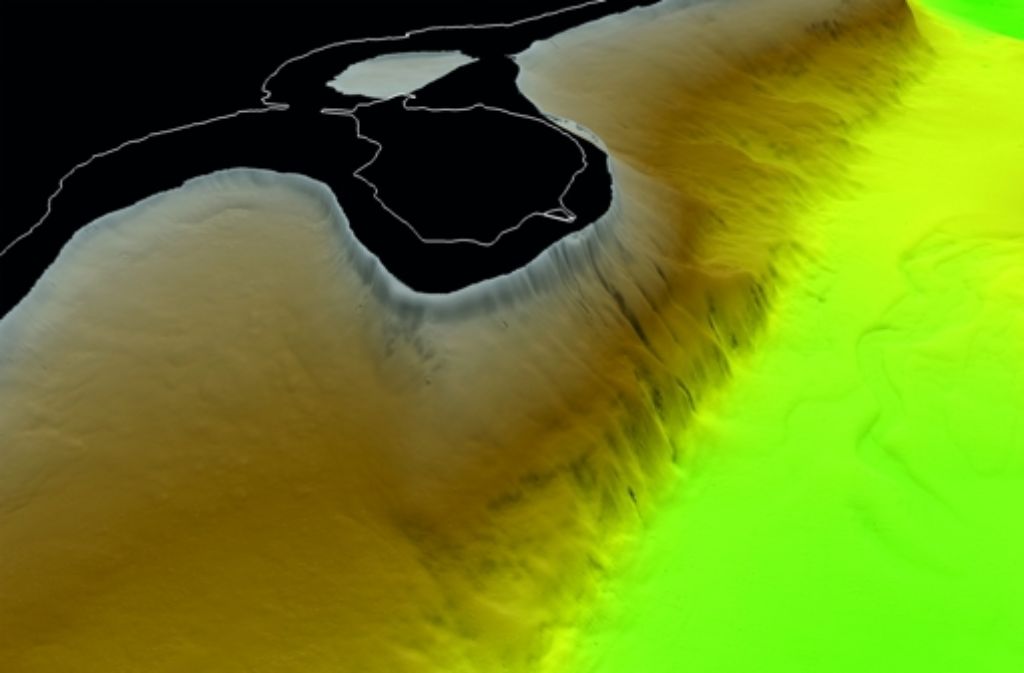 Hier ist die Mainauseite, also die südliche Seite des Überlinger Sees zu sehen. Der schwarze Fleck zeigt die Insel Mainau mit der umgebenden Flachwasserzone. Sie ist schwarz, weil bei dieser visuellen Aufbereitung der Daten Tiefen oberhalb von etwa fünf Metern nicht dargestellt werden.