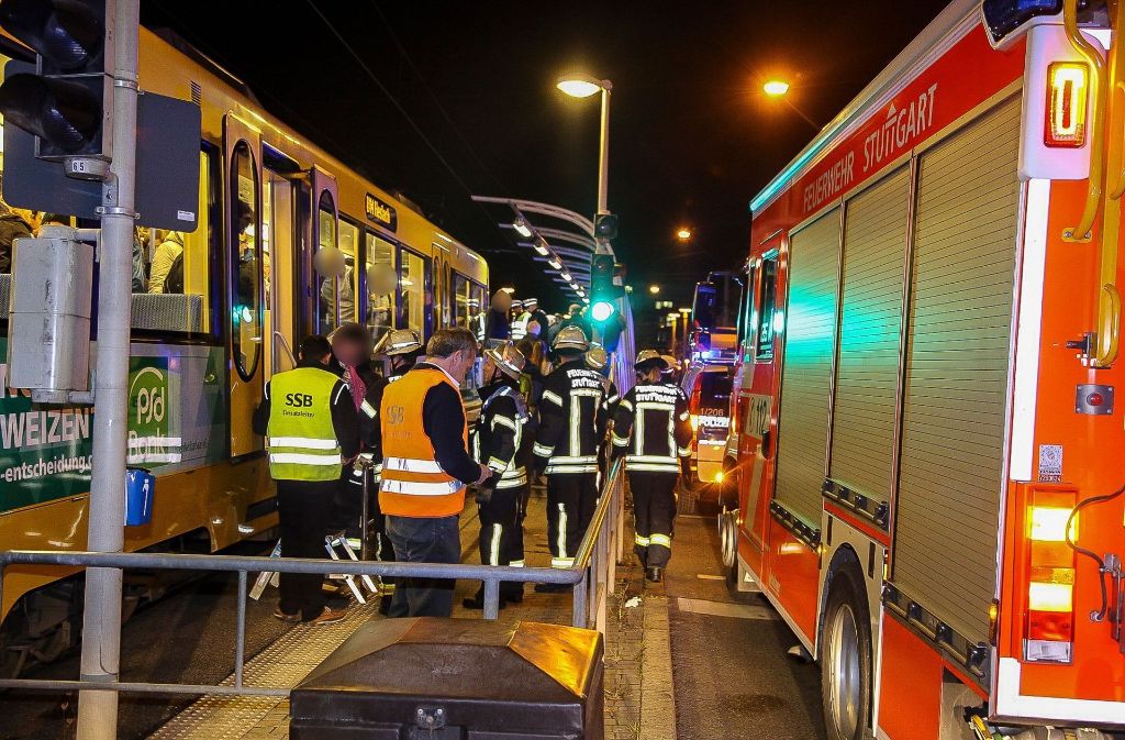 Ein 26-Jähriger ist am Donnerstagabend bei einem Stadtbahn-Unfall schwer verletzt worden.