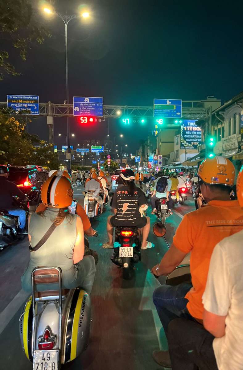 Mittendrin im motorisierten Wahnsinn von Saigon.