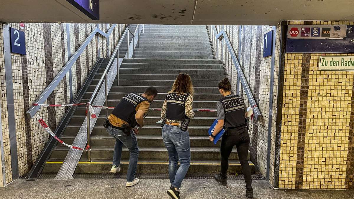 Tödlicher Streit in Weil der Stadt: Mann steigt in S-Bahn ein und stirbt