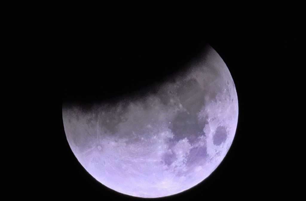 Der Schatten der Erde verdunkelt den Mond. Gut zu sehen war das von Los Angeles aus.