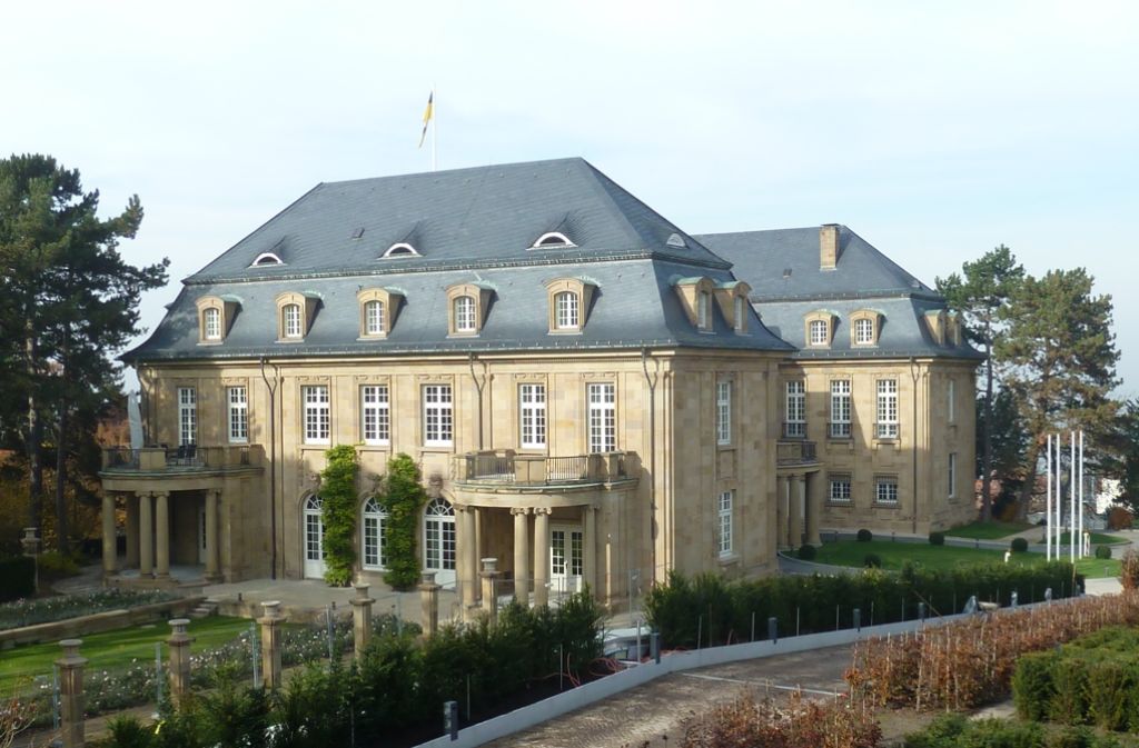 Auch der Rosengarten (links) direkt bei der Villa Reitzenstein kann bei den Parköffnungen bewundert werden.