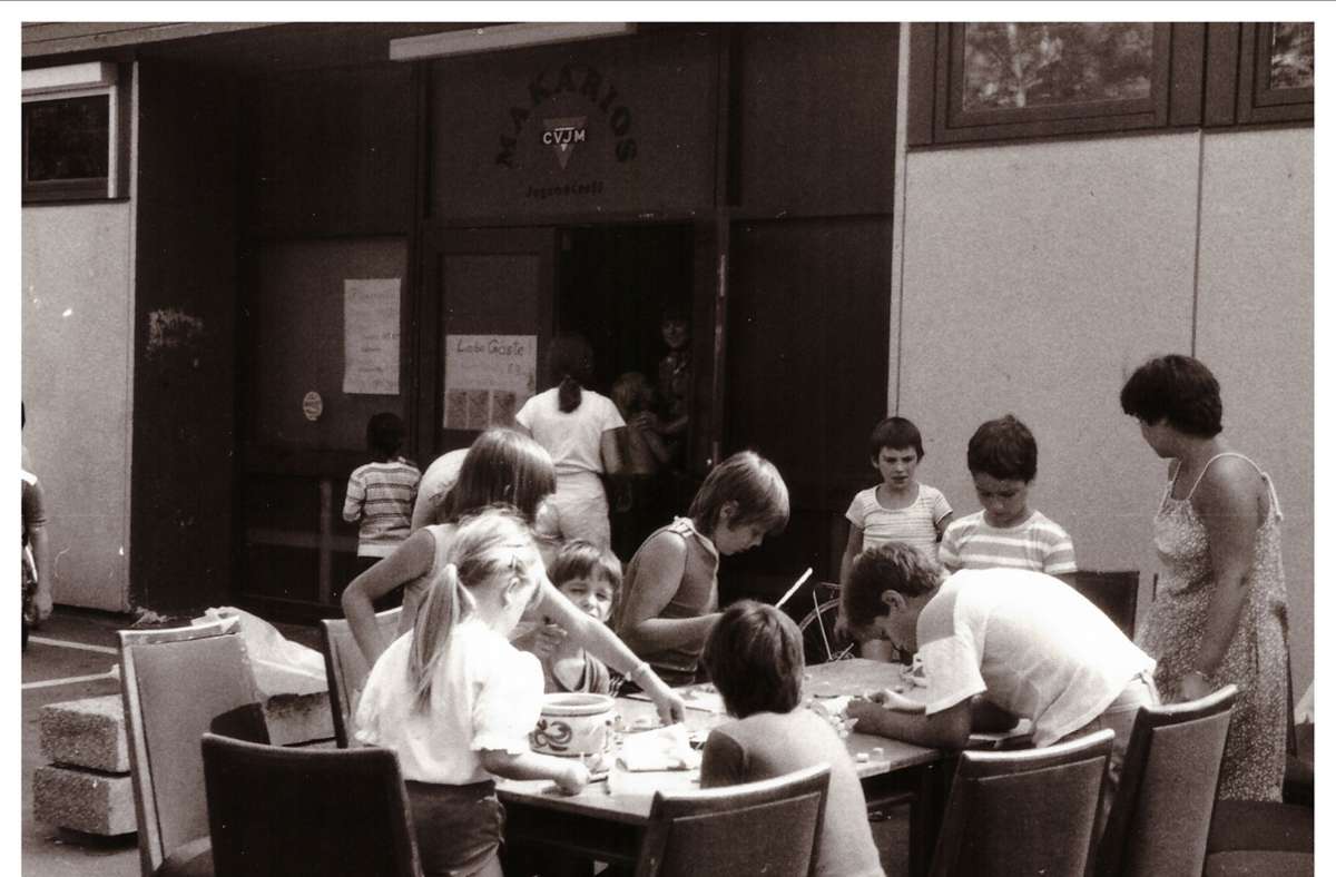 1980 beauftragte die Stadt Esslingen den CVJM mit der Durchführung der freien Jugendarbeit. So entstand auch der Jugendtreff Makarios in der Pliensauvorstadt.