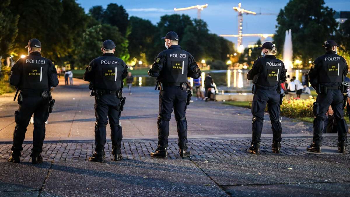  Das hohe Interesse der Stuttgarter Polizei an den Herkunftsgeschichten der Tatverdächtigen aus der Krawallnacht erzeugt bundesweites Echo. SPD-Chefin Saskia Esken zeigt sich von der Stammbaumrecherche „nachhaltig verstört.“ 