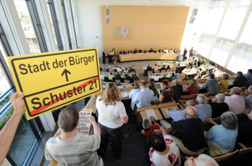 Bei der Kommunalwahl 2009  werden die Grünen stärkste Fraktion im Stuttgarter Gemeinderat. Das verdanken die Grünen auch der Ablehnung des Bahnprojekts.