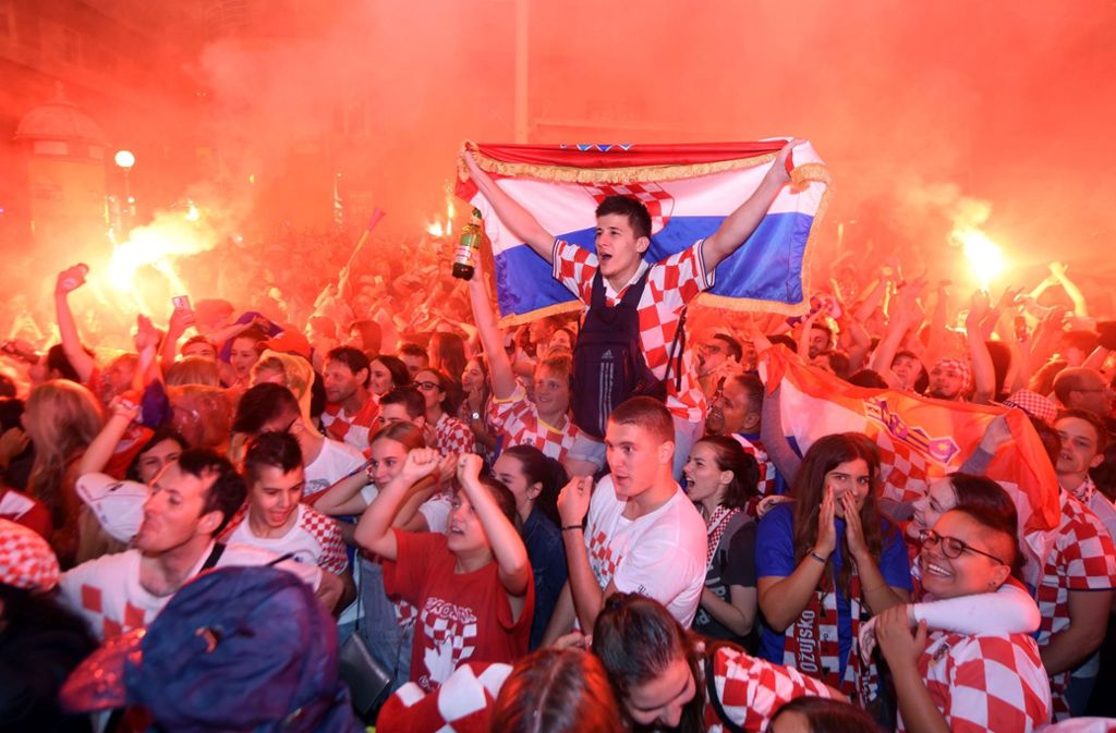 Im Finale trifft Kroatien am Sonntag in Moskau auf Frankreich.