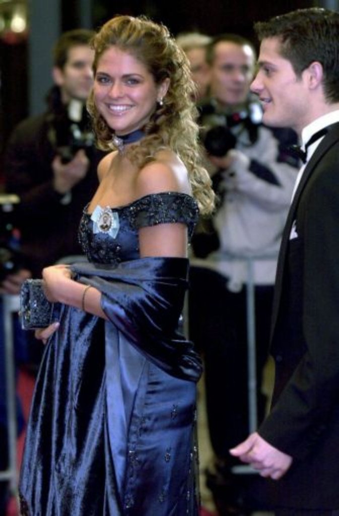 Madeleine von Schweden: 2002 (mit ihrem Bruder Carl Philip), ...