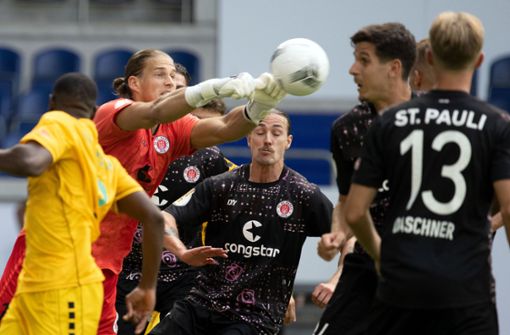 St. Pauli tat sich gegen seinen Kontrahenten SV Straelen schwer. Foto: dpa/Bernd Thissen