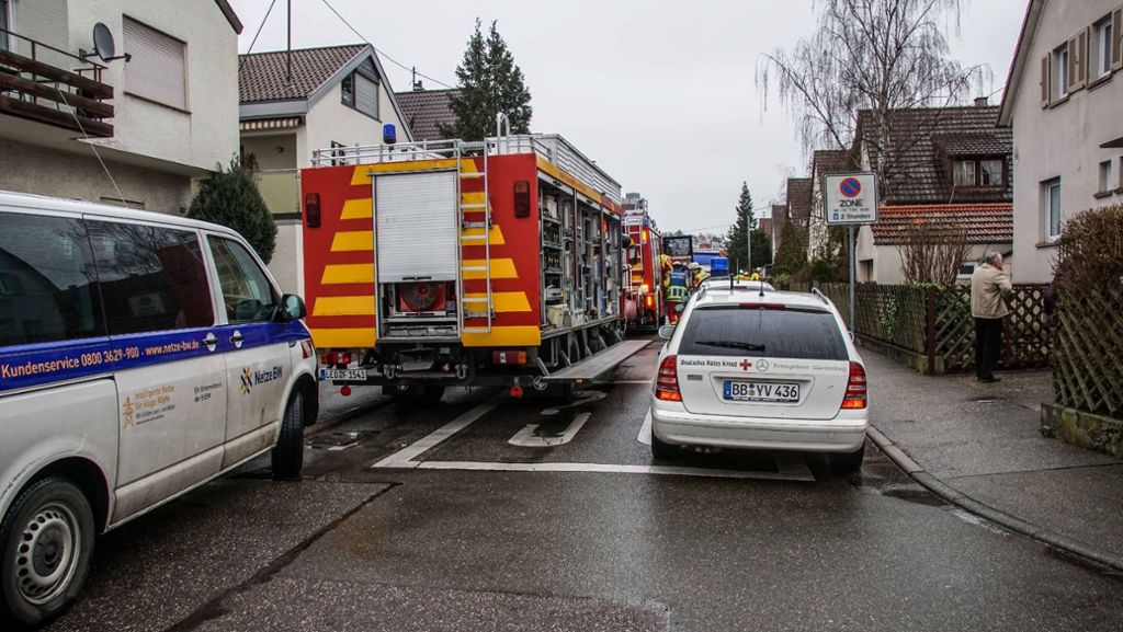 Leonberg-Eltingen: Bagger beschädigt Gasleitung - Zwölf Wohnhäuser geräumt