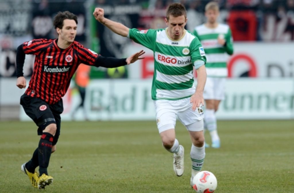 Zurück zu Ex-Klub 1. FC Kaiserslautern in die zweite Liga wechselt Srdjan Lakic (links): Der Angreifer saß zuletzt bei Eintracht Frankfurt lediglich auf der Bank oder der Tribüne.