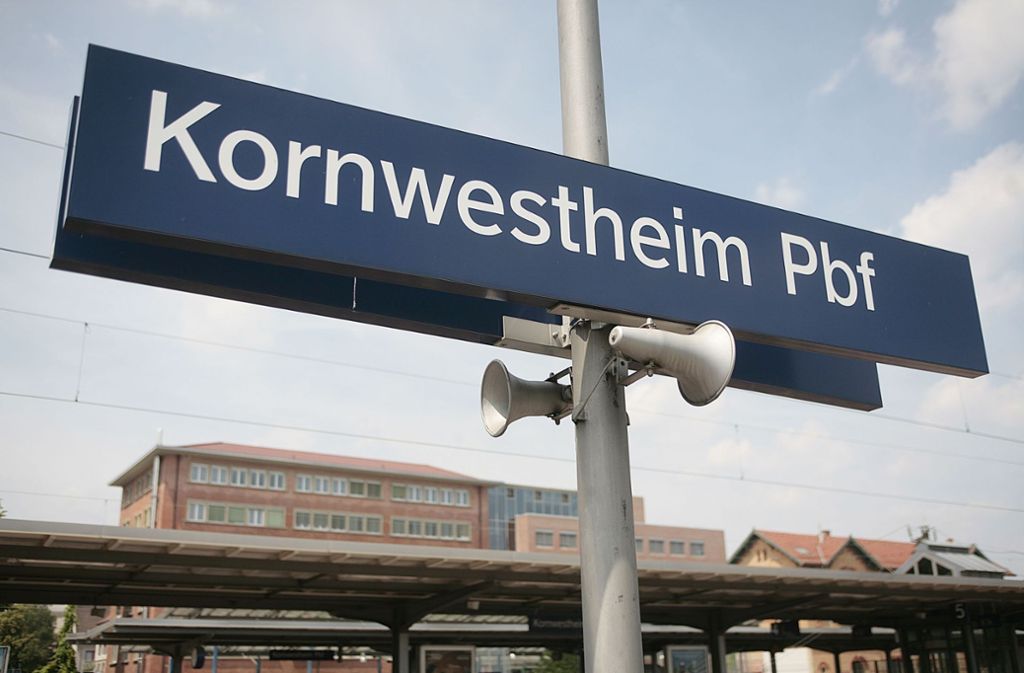 Der Aufzug ist in der Nähe des Kornwestheimer Bahnhofes.