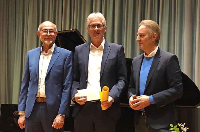 Früher Kulturamtsleiter von Ditzingen: Kulturpreis an Thomas Wolf verliehen