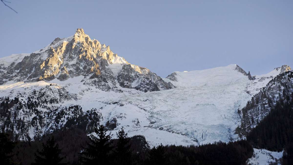 Unglück am Montblanc: Zwei Deutsche sterben durch abstürzendes Gletschereis