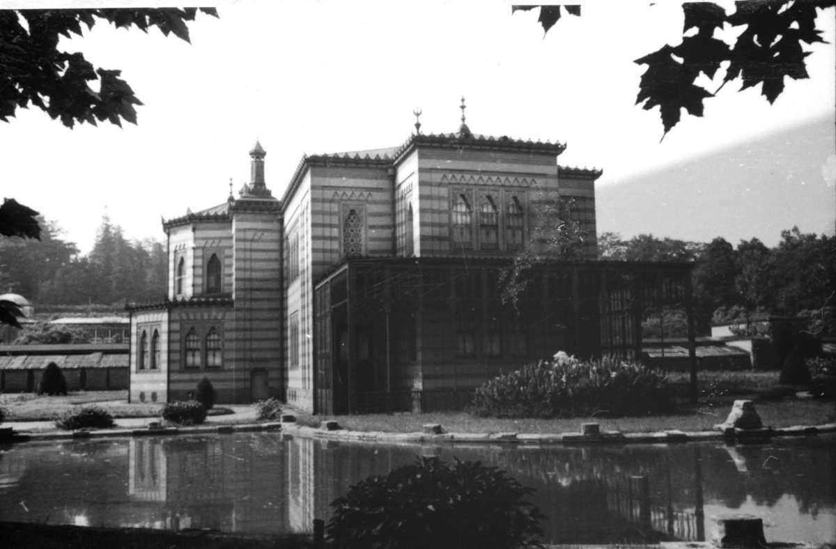 Maurischer Festsaal, wurde 1944 weitestgehend zerstört, Überreste wurden abgetragen für den Bau des Aquariums. An dieser Stelle steht heute die Krokodilhalle.