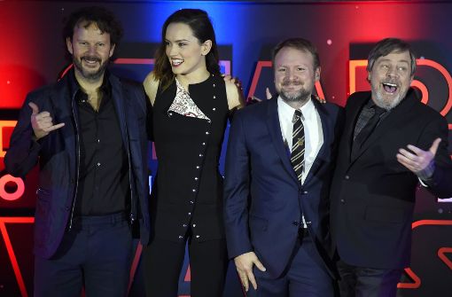 Von links: Produzent Ram Bergman, Schauspielerin Daisy Ridley, Regisseur Rian Johnson und Schauspieler Mark Hamill Foto: AFP