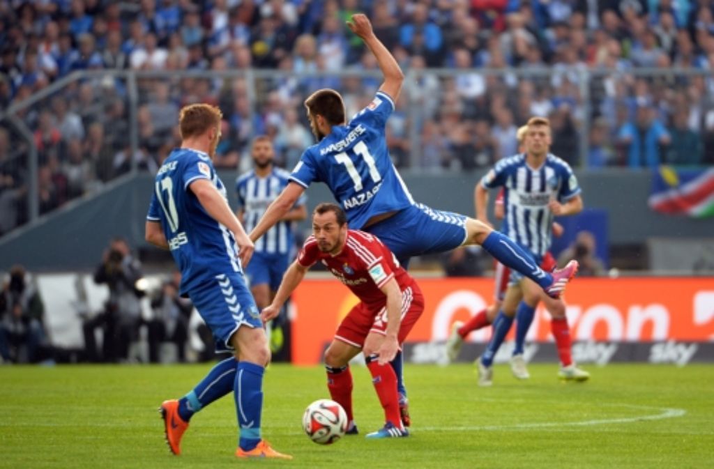Der Hamburger SV bleibt nach dem Spiel beim Karlsruher SC in der Bundesliga.