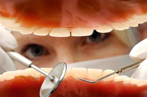 Ein Zahnarzt hat sich vor Gericht mit Erfolg gegen Verunglimpfungen gewehrt. Foto: dpa-Zentralbild
