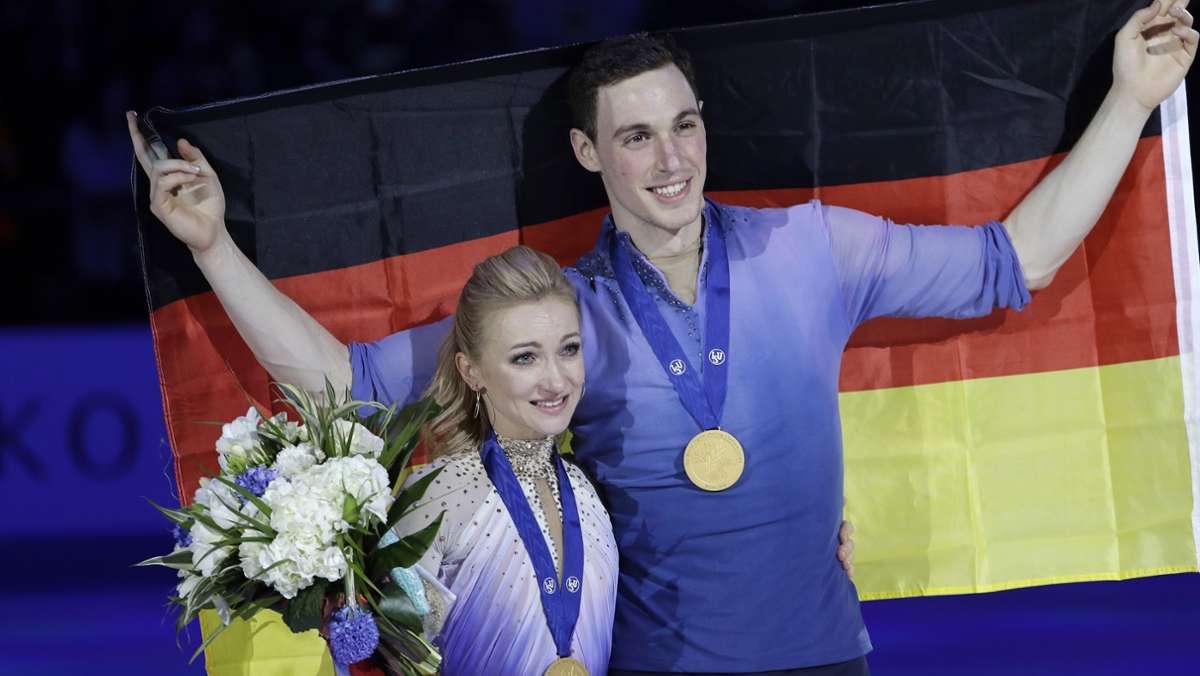  Aljona Savchenko und Bruno Massot beenden ihre Karriere. Die Eiskunstlauf-Olympiasieger hatten 2018 in Pyeongchang mit ihrer „Jahrhundertkür“ begeistert. 