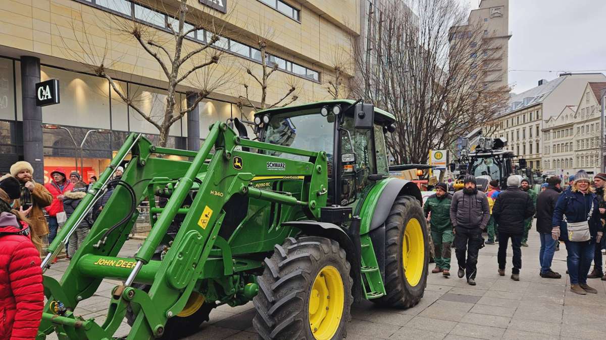 Bauernproteste in Stuttgart: Holpriger und lauter Start ins Wein-Jahr