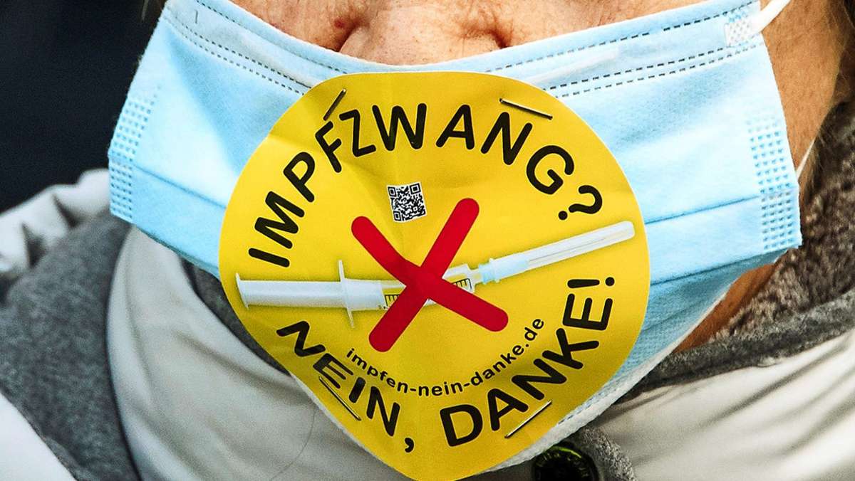  Das Ringen um die Impfpflicht hält an: Von den Grünen kommt die Idee für einen Stufenplan. Die Union macht Druck, und in der FDP ist tiefe Skepsis erkennbar. 