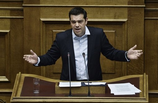 Auf dem Weg zum Referendum: Griechenlands Ministerpräsident Alexis Tsipras begründet im Parlament, warum er das Volk abstimmen lassen will. Foto: AFP