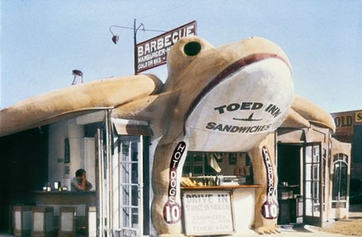 Im „Toed Inn“ gab es Sandwiches, Hotdogs und Hamburger, keine Froschschenkel. Foto: Jim Heimann Collection/Courtesy TASCHEN
