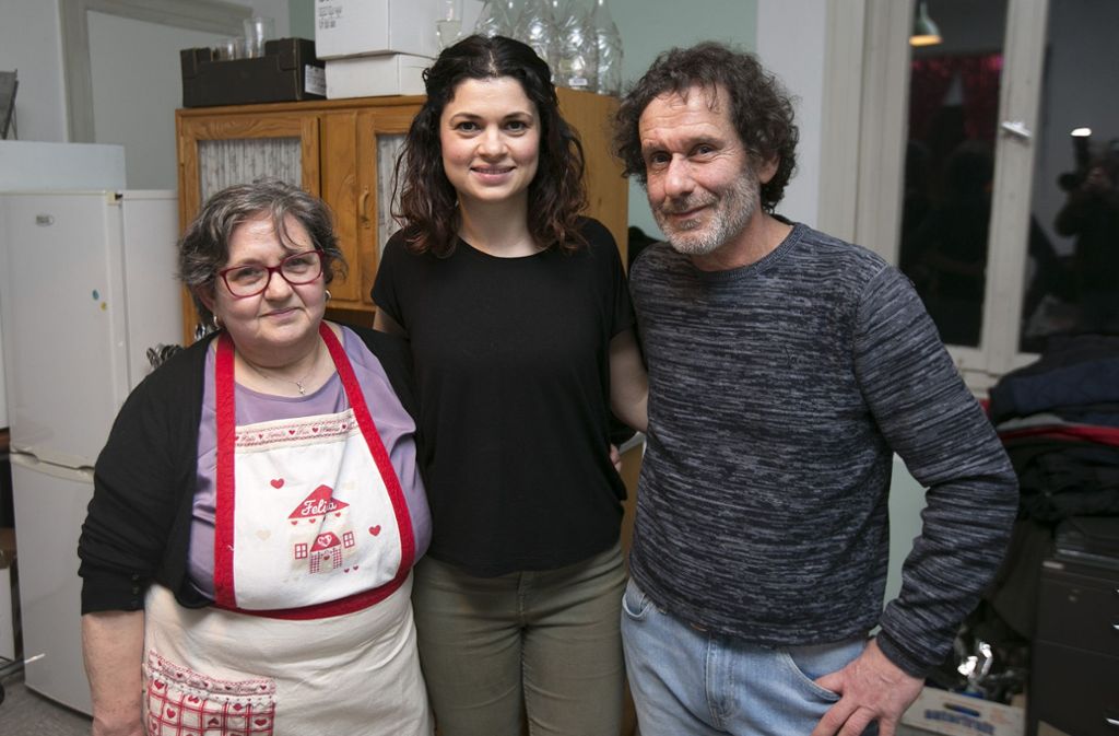Nur Familienrezepte und Produkte aus Italien bringen Graziella Letizia-Deotto, ihre Tochter Francesca Deotto und Renato Letizia auf den Tisch (v.l.).