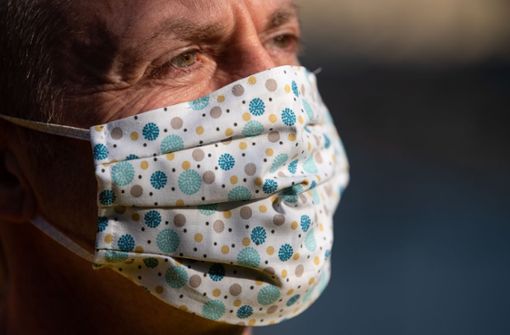 Schützt Mundschutz vor dem Coronavirus  – auch, wenn er selbst genäht wurde? Foto: dpa/Sven Hoppe