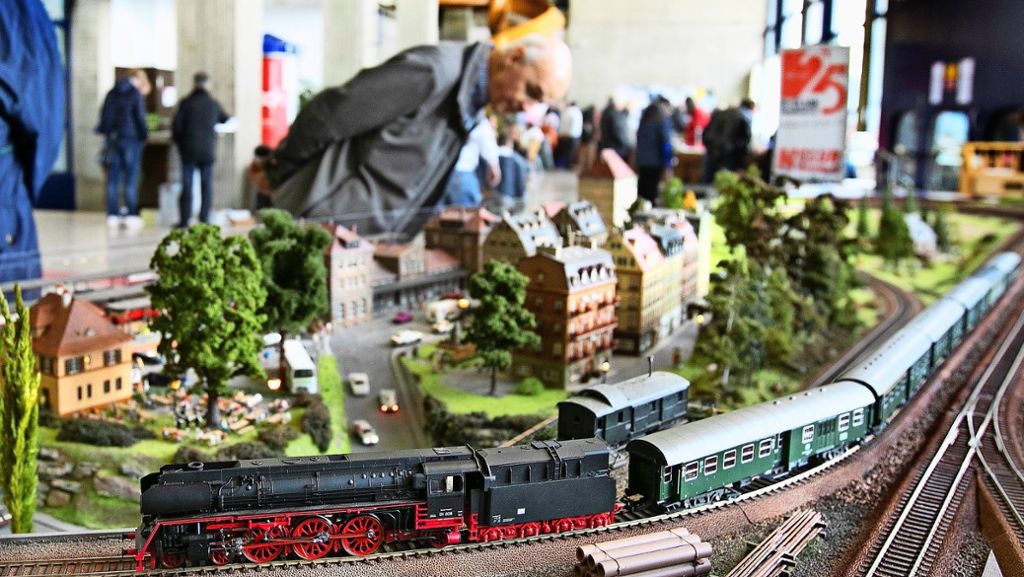  Die Ausstellung des Modelleisenbahnclubs Esslingen zeigte am Wochenende gleich mehrere Anlagen. Dabei kamen große und kleine Modelleisenbahn-Fans voll auf ihre Kosten. 