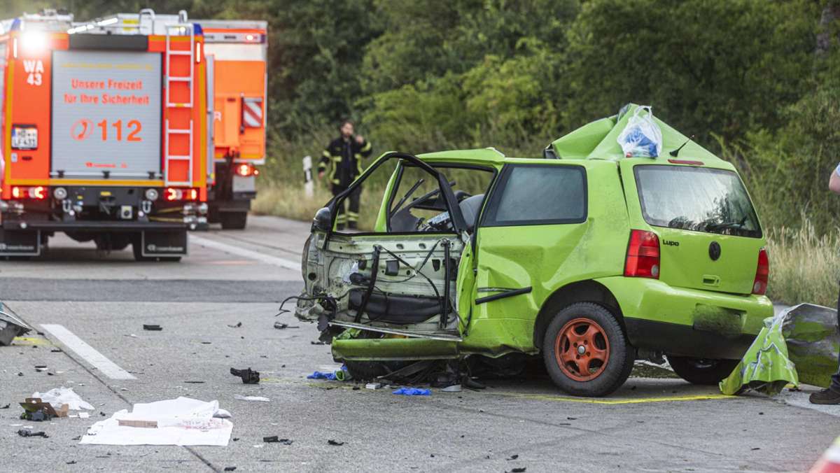 A6 im Rhein-Neckar-Kreis: 23 Jahre alter Falschfahrer prallt gegen Laster und stirbt