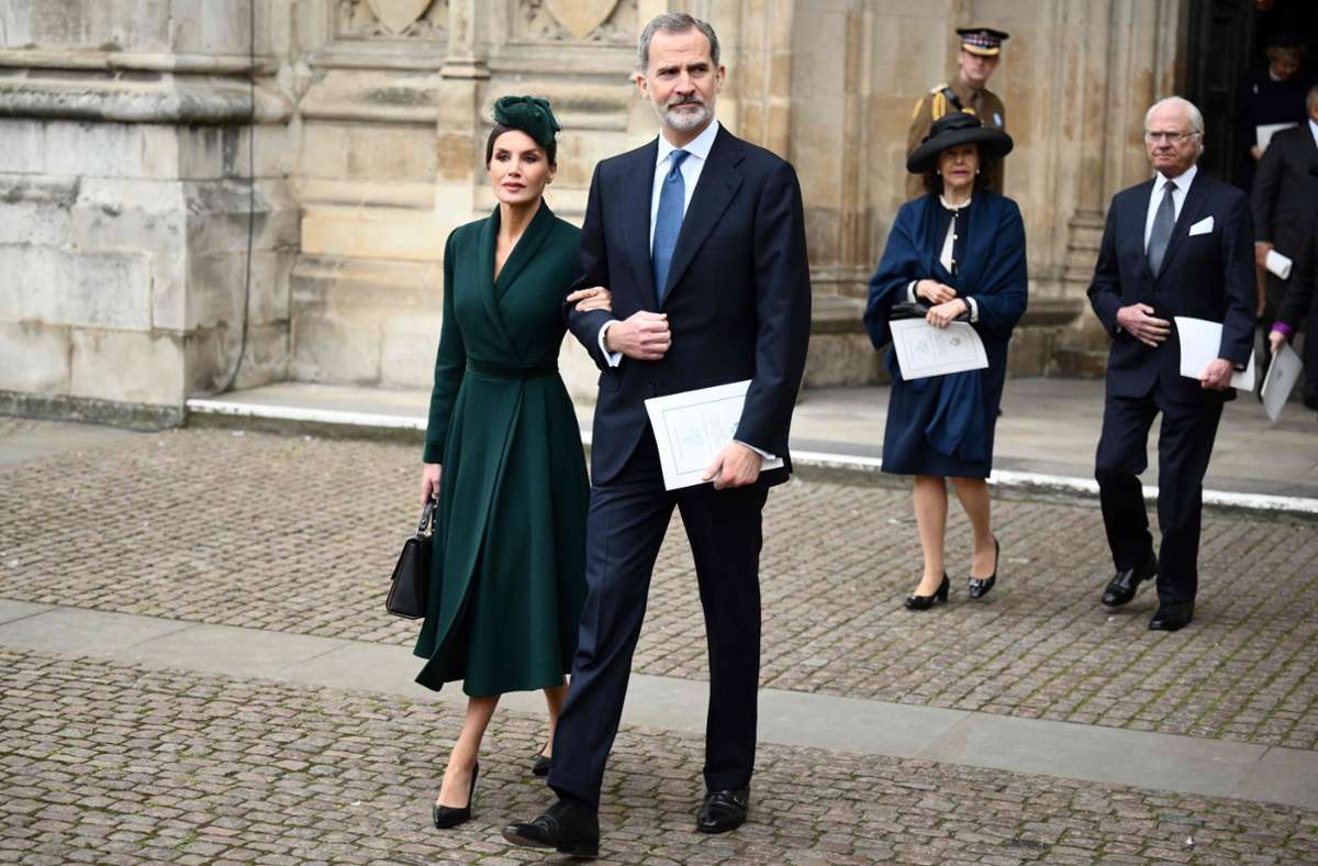 Spaniens König Felipe und seine Frau Königin Letizia