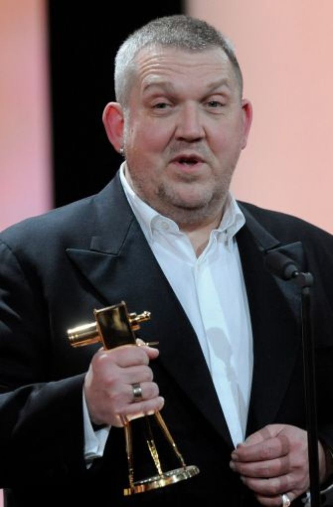 Den Titel als männlicher "Bester deutscher Schauspieler" bekam Dietmar Bär, bekannt aus dem "Tatort". Den Preis erhielt er jedoch für seine Rolle als prügelnder Familienvater im Film "Kehrtwende".