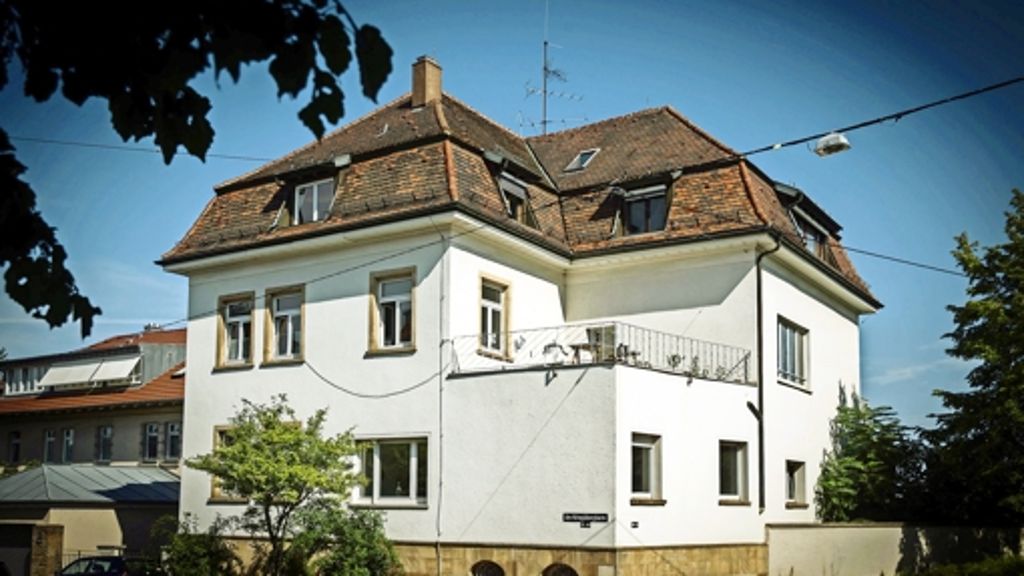  Die Landesregierung hat entschieden, das leer stehende Wohnhaus des ehemaligen Staatspräsidenten am Killesberg nicht zu kaufen. Ein neues Gebäude an der Villa Reitzenstein soll aber künftig Eugen-Bolz-Haus heißen. 