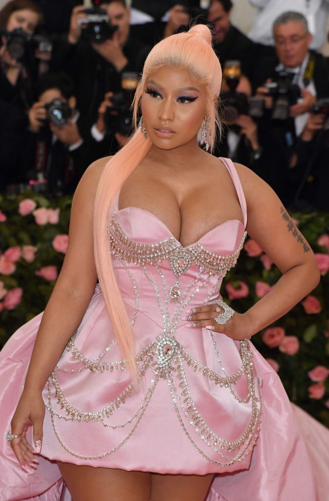 Auch dieses Kleid von Rapperin Nicki Minaj sorgte für viel Gesprächsstoff.