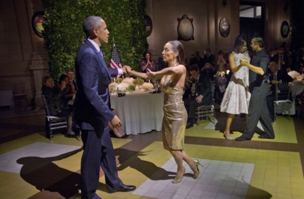 Nach dem Bankett wurden die Obamas von professionellen Tänzern zum Tanz aufgefordert.