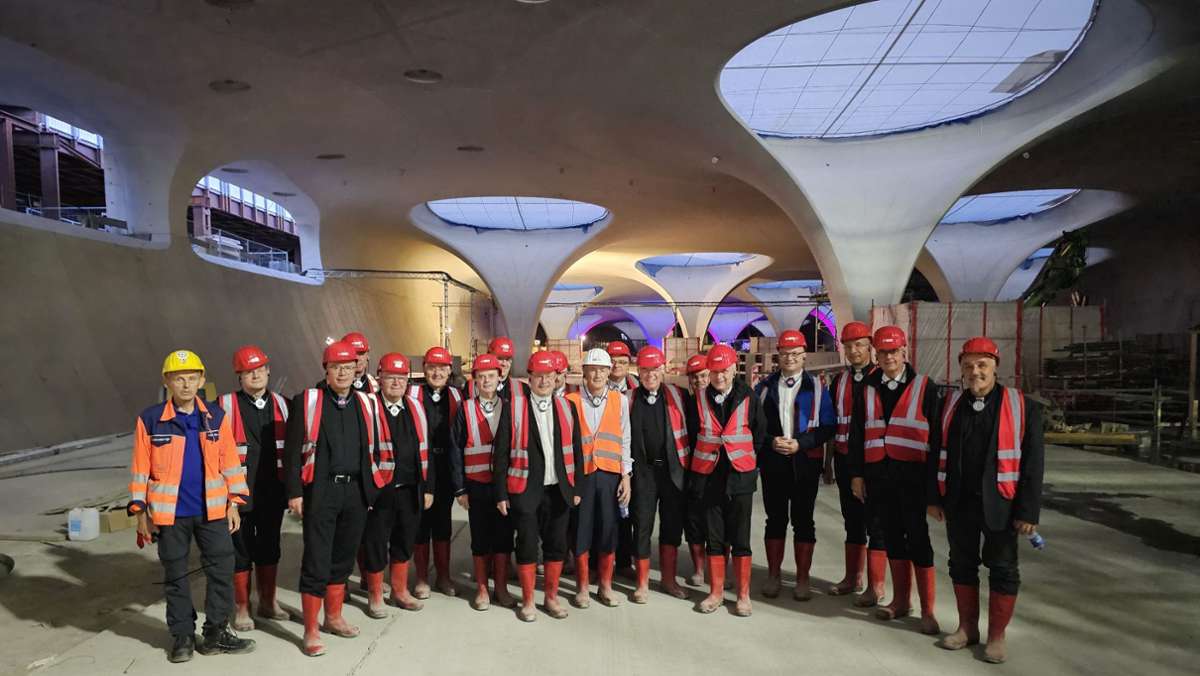 Besuch auf Stuttgart-21-Baustelle: Hohe Geistlichkeit im tiefen Bahnhof