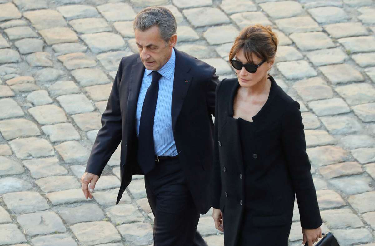 Für großes Aufsehen sorgte 2007 die Beziehung zwischen dem damaligen französischen Präsidenten Nicolas Sarkozy und der italienischen Sängerin Carla Bruni.